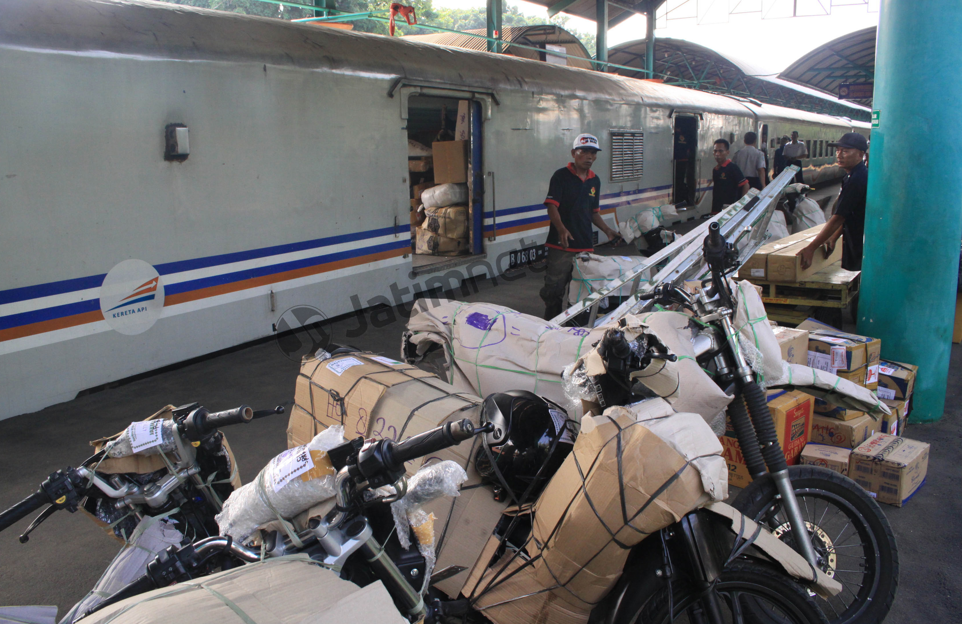 Kemenhub-KAI Berikan Layanan Angkutan Motor Gratis