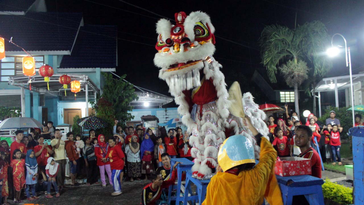 Tradisi yang Dianjurkan dan Dihindari Saat Imlek