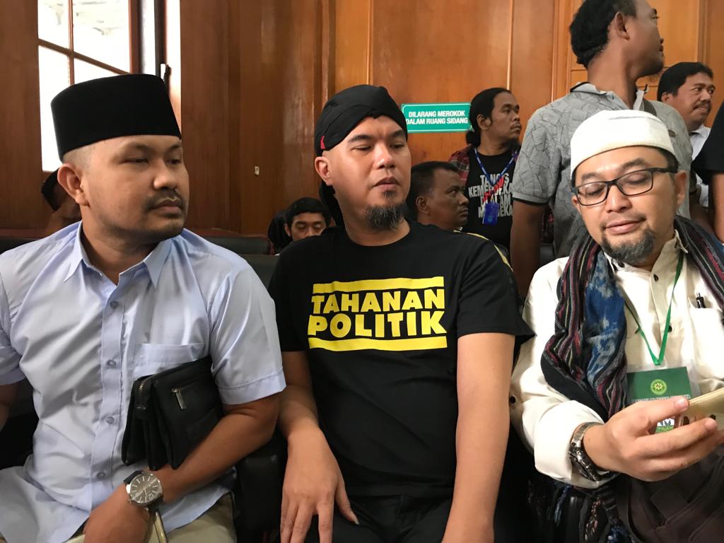 Sidang Berikutnya, Ahmad Dhani Pakai Rompi Tahanan