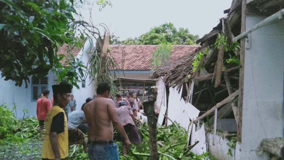 Sepekan, 81 Rumah di Probolinggo Rusak Diterjang Angin Kencang