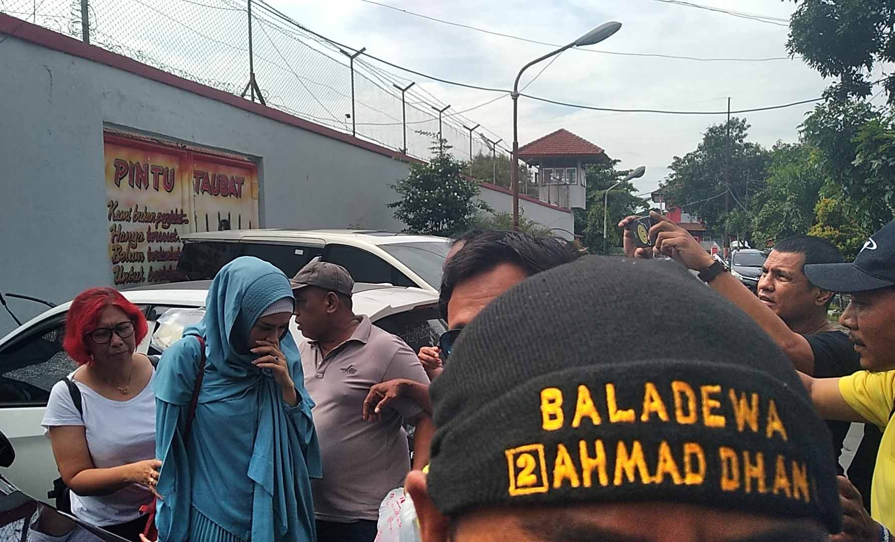 Mulan Jameela Jenguk Dhani Selama Tiga Jam