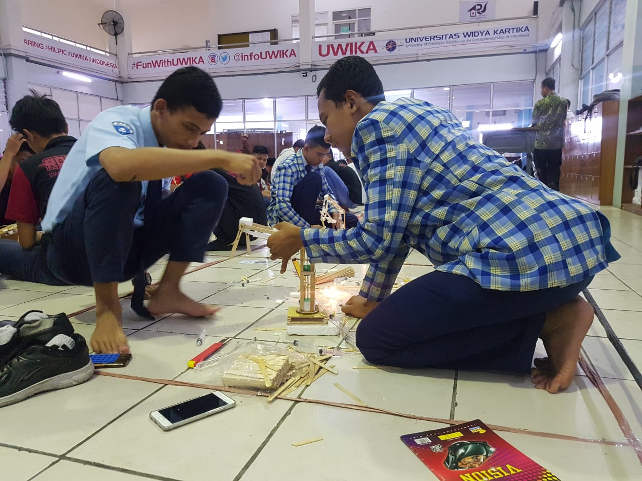 Kontes Rancang Robot Mitigasi Bencana di UWK Surabaya