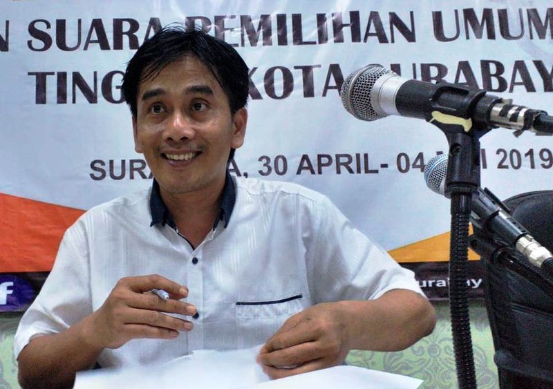 TUNTAS HITUNG. Ketua KPU Surabaya Nur Syamsi. KPU Surabaya akan mengumumkan nama-nama calon legislator yang lolos ke DPRD Kota Surabaya pada Juni 2019. Foto: Lathifiyah.