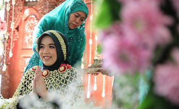 Prosesi Siraman, Ima Pakai Air dari Tujuh Sumber prosesi-siraman-ima-pakai-air-dari-tujuh-sumber