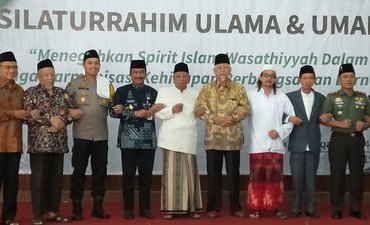 Ulama Gresik Harapkan Pandangan Islam Wasathiyah Dipakai Saat Pilkades ulama-gresik-harapkan-pandangan-islam-wasathiyah-dipakai-saat-pilkades