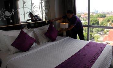 Karakter Orang Surabaya di AkhirTahun Bikin Ketir-ketir Hotel p-karakter-orang-surabaya-di-akhirtahun-bikin-ketir-ketir-hotel-p