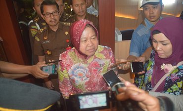 Diperiksa Dua Jam, Risma Sebut YKP Pernah Tolak Permintaan Pemkot diperiksa-dua-jam-risma-sebut-ykp-pernah-tolak-permintaan-pemkot