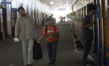 Kedatangan Penumpang di Daop 5 Masih Tinggi p-kedatangan-penumpang-di-daop-5-masih-tinggi-p