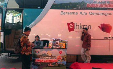 Bus KPK Sambangi Surabaya Ajak Warga Cegah Korupsi bus-kpk-sambangi-surabaya-ajak-warga-cegah-korupsi