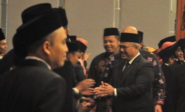 Ketua KPU Minta Komisioner se-Jatim Paham Masalah Jelang Sidang PHPU ketua-kpu-minta-komisioner-se-jatim-paham-masalah-jelang-sidang-phpu