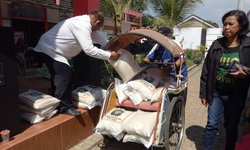 Beras Bantuan Warga Kurang Mampu di Blitar Diduga Diperjualbelikan beras-bantuan-warga-kurang-mampu-di-blitar-diduga-diperjualbelikan