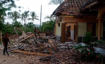 Bocah Korban Ledakan Petasan Gas di Blitar Meninggal bocah-korban-ledakan-petasan-gas-di-blitar-meninggal