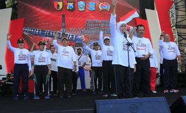 Kapolda: Masyarakat Jatim Menolak Kerusuhan untuk Indonesia Damai kapolda-masyarakat-jatim-menolak-kerusuhan-untuk-indonesia-damai