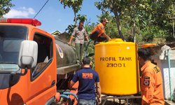 Krisis Air, BPBD Magetan Distribusikan 6 Ribu Liter krisis-air-bpbd-magetan-distribusikan-6-ribu-liter