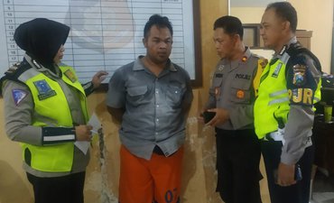 Pamit Berniat Salat Isya, Ternyata Curi Mobil pamit-berniat-salat-isya-ternyata-curi-mobil