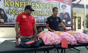 Setelah Cabai, Maling Spesialis Bumbu Dapur Tertangkap Mencuri Bawang setelah-cabai-maling-spesialis-bumbu-dapur-tertangkap-mencuri-bawang