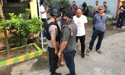 Densus 88 Antiteror Tangkap Terduga Teroris di Gresik densus-88-antiteror-tangkap-terduga-teroris-di-gresik
