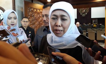 Khofifah Pastikan Hadiri Sidang Rommy Besok khofifah-pastikan-hadiri-sidang-rommy-besok