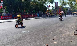 Pebalap Cilik Ramaikan Kejuaraan Balap Motor di Probolinggo pebalap-cilik-ramaikan-kejuaraan-balap-motor-di-probolinggo