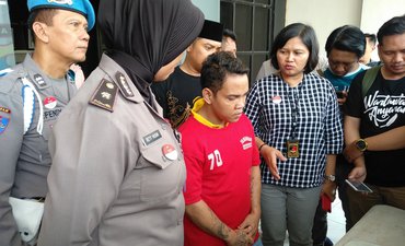 Cari Tambahan Uang Lebaran, Penjaga Warkop Jajakan Perempuan cari-tambahan-uang-lebaran-penjaga-warkop-jajakan-perempuan