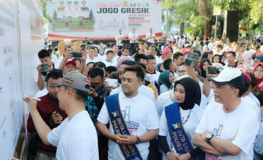 Jalan Sehat Awali Deklarasi Tolak Rusuh di Gresik jalan-sehat-awali-deklarasi-tolak-rusuh-di-gresik
