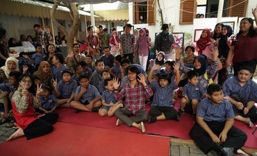 Stikom Surabaya Berbagi Inspirasi dengan Siswa SLB Autis Mutiara Hati stikom-surabaya-berbagi-inspirasi-dengan-siswa-slb-autis-mutiara-hati