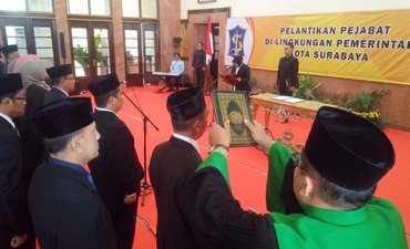 Lantik Pejabat Baru, Risma Akan Pecat PNS yang Pungli lantik-pejabat-baru-risma-akan-pecat-pns-yang-pungli
