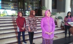 Risma Sebut Kualitas SMP Swasta Menentukan Jumlah Murid risma-sebut-kualitas-smp-swasta-menentukan-jumlah-murid