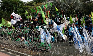 Hari Buruh, Polrestabes Surabaya Fokus Pengamanan di Dua Titik hari-buruh-polrestabes-surabaya-fokus-pengamanan-di-dua-titik