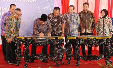 Jelang Lengser, Soekarwo Teken Pembangunan Pengelolaan Limbah B3 jelang-lengser-soekarwo-teken-pembangunan-pengelolaan-limbah-b3