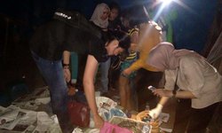 Satpol PP Jaring 14 "Kupu-Kupu Malam" di Wonokromo satpol-pp-jaring-14-kupu-kupu-malam-di-wonokromo