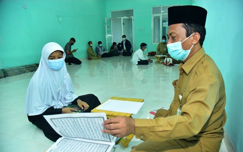 Salah satu siswa tahapan tes untuk Penerimaan Peserta Didik Baru (PPDB) jenjang SMP jalur prestasi penghafal kitab suci