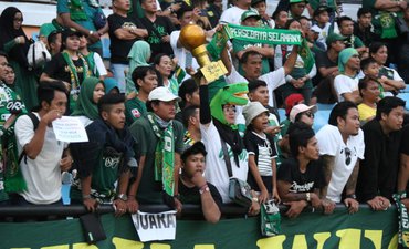 Laga Persebaya dan Arema, Bonek Janjikan Koreografi Ciamik laga-persebaya-dan-arema-bonek-janjikan-koreografi-ciamik