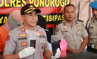Tolak Berhubungan, Pelaku Sebar Video Pribadi Korban di Whatsapp tolak-berhubungan-pelaku-sebar-video-pribadi-korban-di-whatsapp