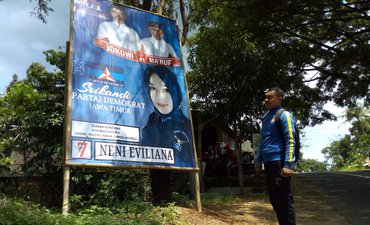 Balihonya Pampang Paslon 01, Caleg Demokrat Ponorogo Ditegur Partai balihonya-pampang-paslon-01-caleg-demokrat-ponorogo-ditegur-partai
