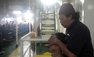Sensasi Pijatan di Atas Kapal Penyeberangan Selat Bali sensasi-pijatan-di-atas-kapal-penyeberangan-selat-bali