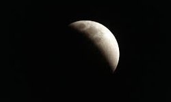 Lima Hari Lagi, Gerhana Bulan Parsial Bisa Diamati di Indonesia lima-hari-lagi-gerhana-bulan-parsial-bisa-diamati-di-indonesia