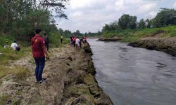 Seorang Kakek di Blitar Terjatuh ke Sungai Brantas seorang-kakek-di-blitar-terjatuh-ke-sungai-brantas