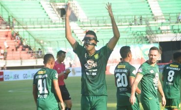 Dutra Mengaku Butuh Penyesuaian Kenakan Masker Pelindung Wajah dutra-mengaku-butuh-penyesuaian-kenakan-masker-pelindung-wajah