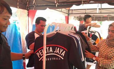 Omzet Pedagang Musiman Porprov Jatim Capai Sejutaan Per Hari omzet-pedagang-musiman-porprov-jatim-capai-sejutaan-per-hari