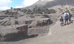 Jalur Menuju Kawah Bromo Ditutup jalur-menuju-kawah-bromo-ditutup