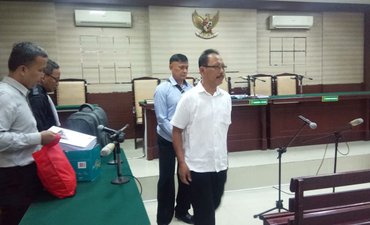 Kasus Suap DPRD, Mantan Sekda Kota Malang Dituntut Tiga Tahun Penjara kasus-suap-dprd-mantan-sekda-kota-malang-dituntut-tiga-tahun-penjara