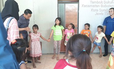Pemkot Beri Dampingan Anak-Anak Korban Kebakaran pemkot-beri-dampingan-anak-anak-korban-kebakaran