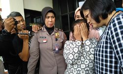 Sewakan Kamar untuk Prostitusi, Nenek Lima Cucu Diciduk Polisi sewakan-kamar-untuk-prostitusi-nenek-lima-cucu-diciduk-polisi