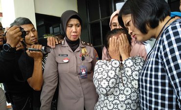 Sewakan Kamar untuk Prostitusi, Nenek Lima Cucu Diciduk Polisi sewakan-kamar-untuk-prostitusi-nenek-lima-cucu-diciduk-polisi
