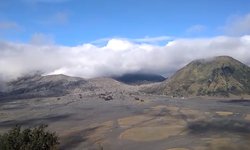 Muncul Suara Gemuruh dan Aliran Lahar Dingin di Bromo muncul-suara-gemuruh-dan-aliran-lahar-dingin-di-bromo