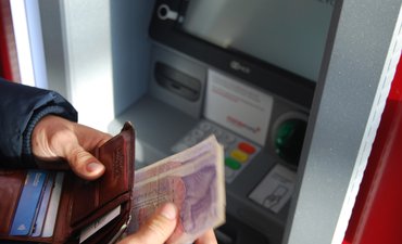 BI Minta Perbankan Pakai Uang Layak Edar di ATM bi-minta-perbankan-pakai-uang-layak-edar-di-atm