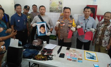 Polrestabes Surabaya Tembak Mati Pelaku Curanmor Bersenjata Tajam polrestabes-surabaya-tembak-mati-pelaku-curanmor-bersenjata-tajam
