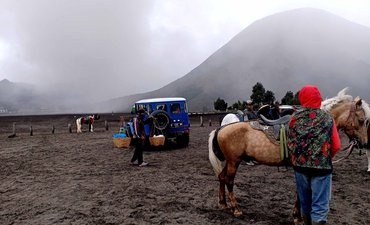 Erupsi Bromo Berdampak pada Kunjungan Wisata Bromo erupsi-bromo-berdampak-pada-kunjungan-wisata-bromo