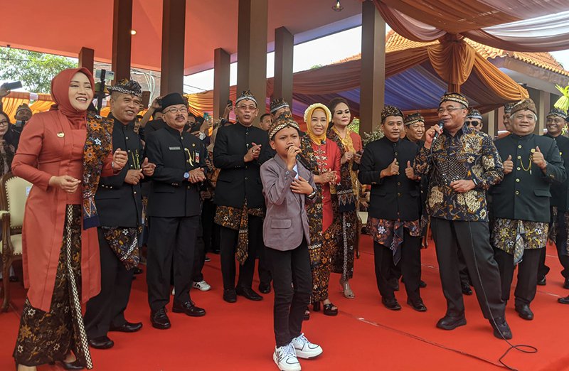 HARI JADI KOTA MOJOKERTO KE-105 DIMERIAHKAN PESTA HIBURAN DENGAN MENGHADIRKAN FAREL PRAYOGA